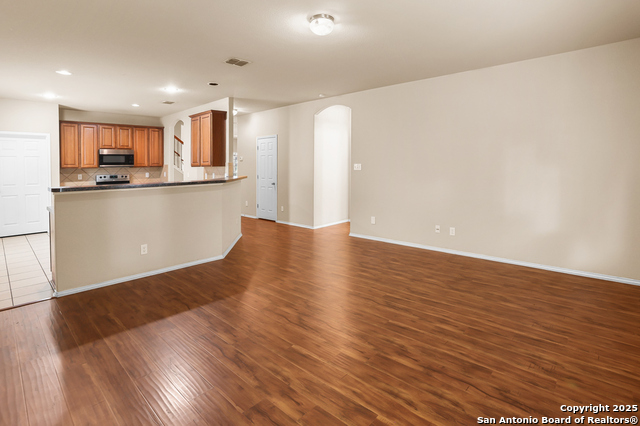 Image 9 of 32 For 810 Park Point