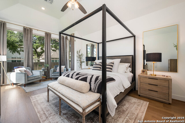 Listing photo id 11 for 10039 Sarah Place