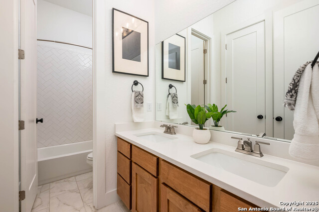 Listing photo id 21 for 10039 Sarah Place