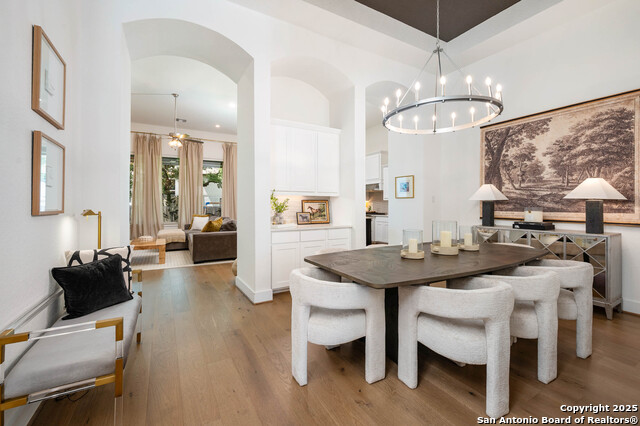 Listing photo id 1 for 10039 Sarah Place