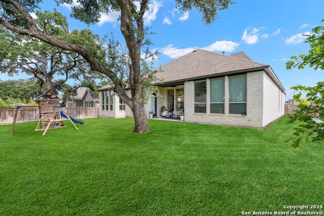 Listing photo id 31 for 10039 Sarah Place