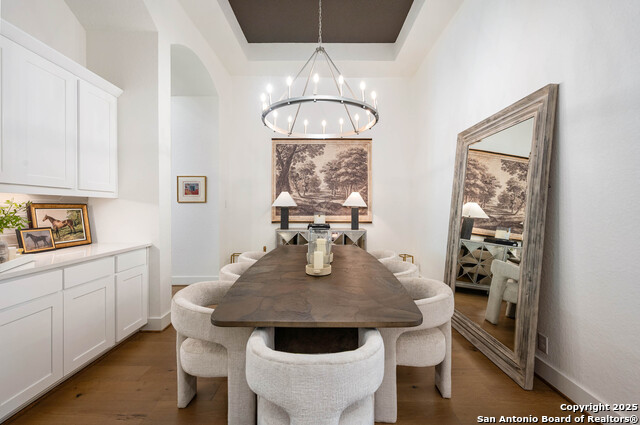 Listing photo id 5 for 10039 Sarah Place