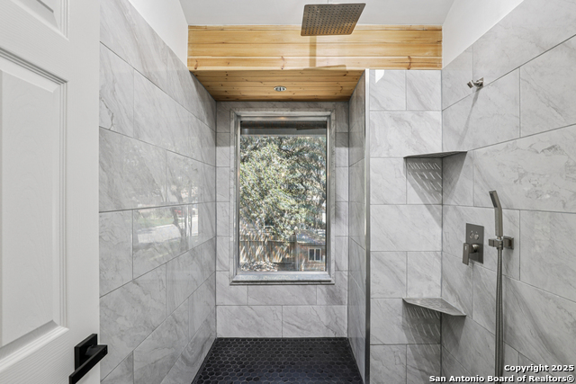 Listing photo id 18 for 5602 Timber Peak