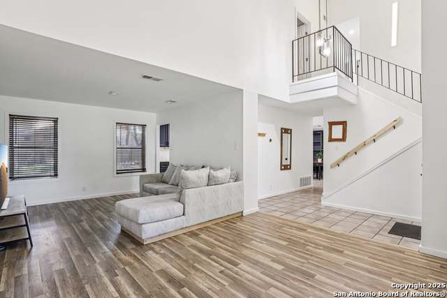 Listing photo id 3 for 5602 Timber Peak