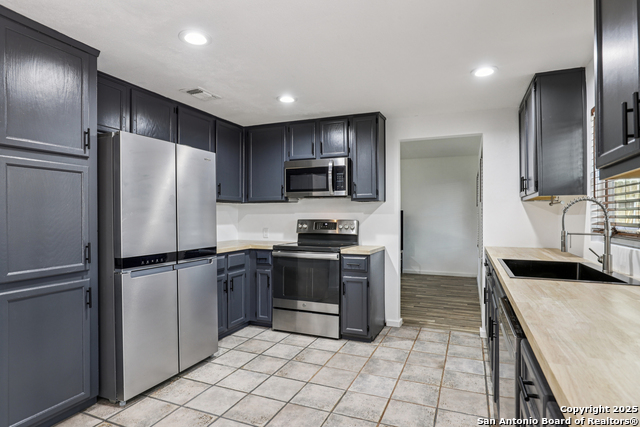 Listing photo id 7 for 5602 Timber Peak