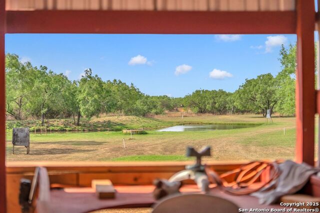 Listing photo id 8 for 2654 Matthews Ranch Road