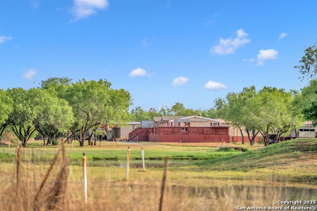 Listing photo id 13 for 2654 Matthews Ranch Road