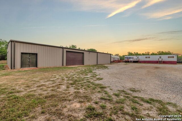 Listing photo id 33 for 2654 Matthews Ranch Road