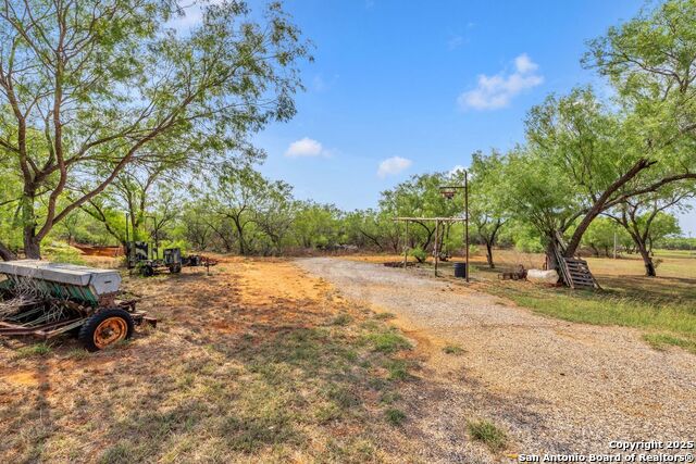 Listing photo id 5 for 2654 Matthews Ranch Road