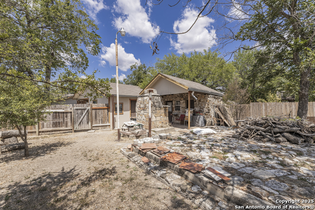 Details for 1995 Cross St, New Braunfels, TX 78130