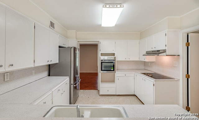 Image 13 of 27 For 211 Woodlake E