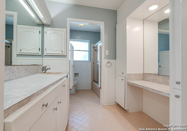 Image 17 of 27 For 211 Woodlake E