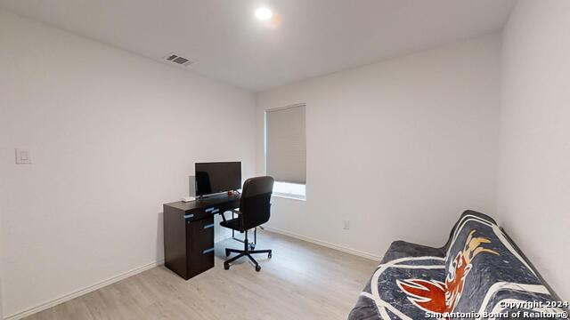 Image 19 of 26 For 7114 Satellite Way