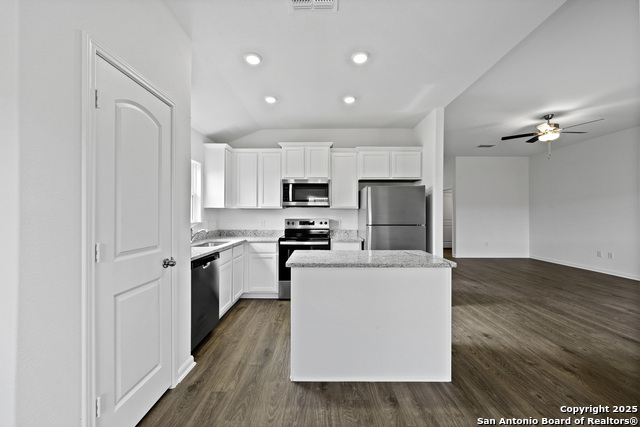 Image 6 of 29 For 16004 Stratford Cove