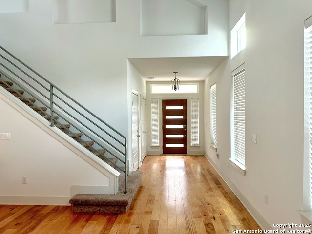 Image 3 of 16 For 7206 Crandower