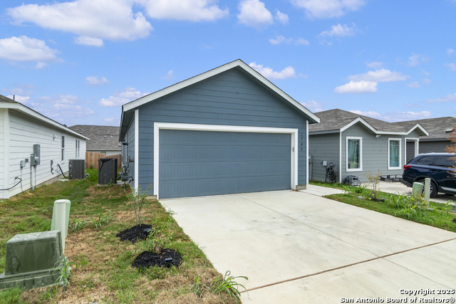 Image 2 of 25 For 3706 Rock Mill