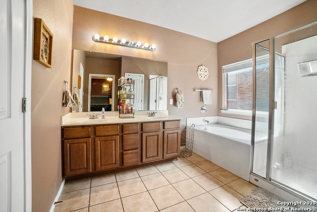 Image 11 of 20 For 811 Point Spgs