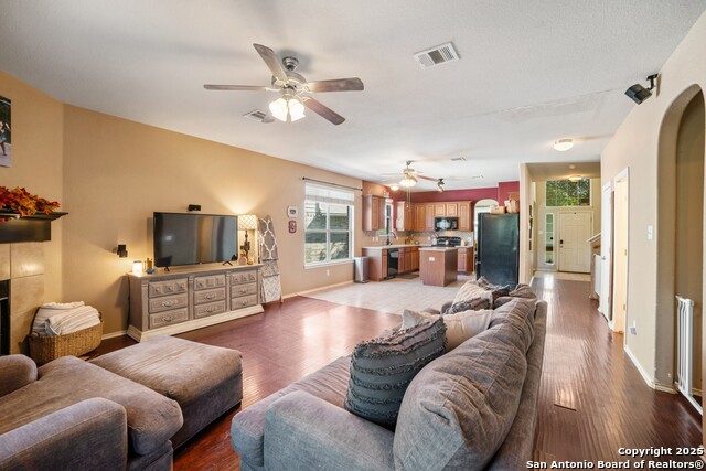 Image 7 of 20 For 811 Point Spgs