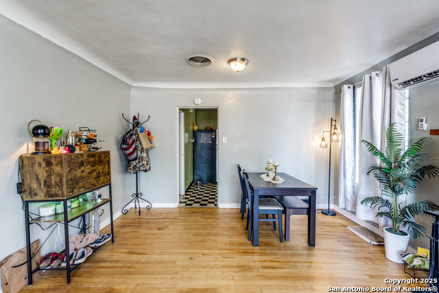 Image 11 of 25 For 330 Hermitage