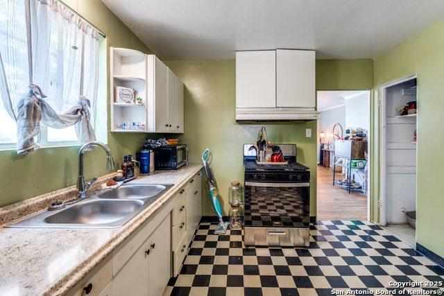 Image 14 of 25 For 330 Hermitage