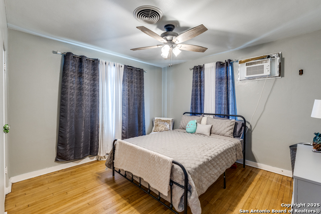 Image 17 of 25 For 330 Hermitage