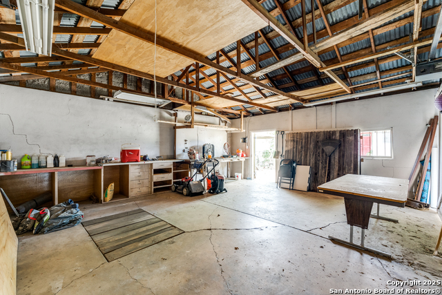 Image 21 of 25 For 330 Hermitage