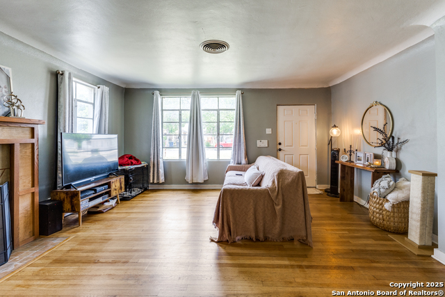 Image 6 of 25 For 330 Hermitage