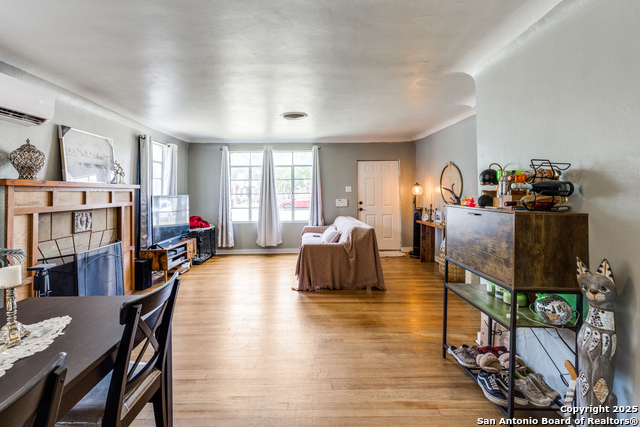 Image 7 of 25 For 330 Hermitage