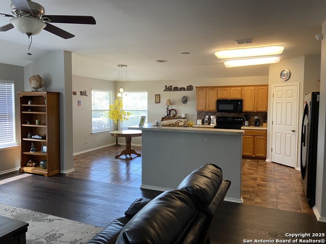 Image 17 of 27 For 8671 Gavel  