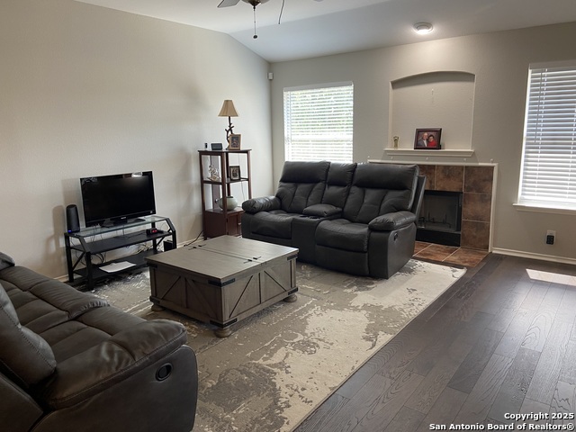 Image 19 of 27 For 8671 Gavel  