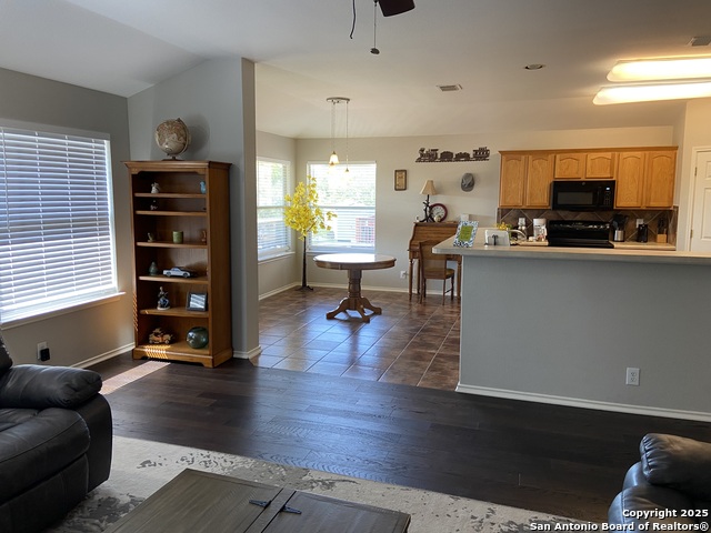 Image 25 of 27 For 8671 Gavel  