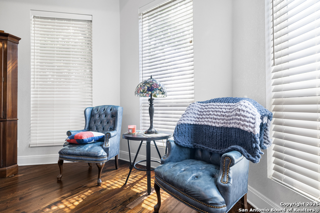 Listing photo id 8 for 1219 Olive  