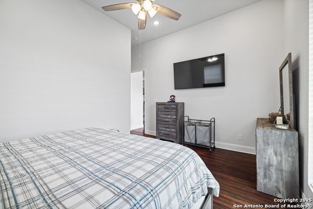 Listing photo id 29 for 1219 Olive  