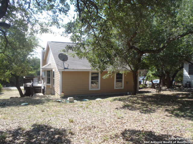 Image 15 of 37 For 1127 Eastview Dr