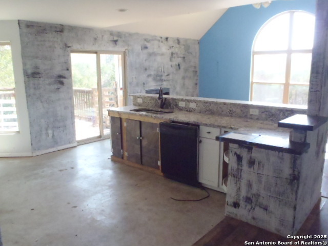 Image 24 of 37 For 1127 Eastview Dr