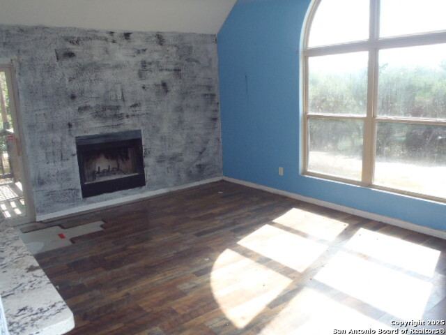 Image 26 of 37 For 1127 Eastview Dr