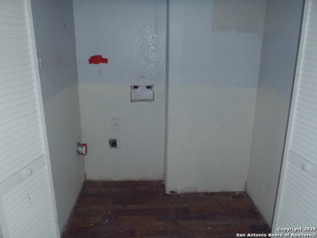 Image 37 of 37 For 1127 Eastview Dr