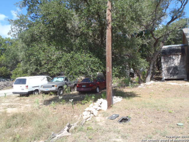 Image 5 of 37 For 1127 Eastview Dr