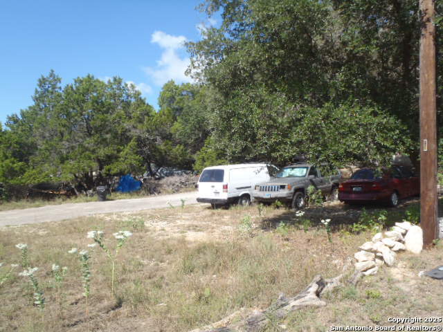 Image 6 of 37 For 1127 Eastview Dr