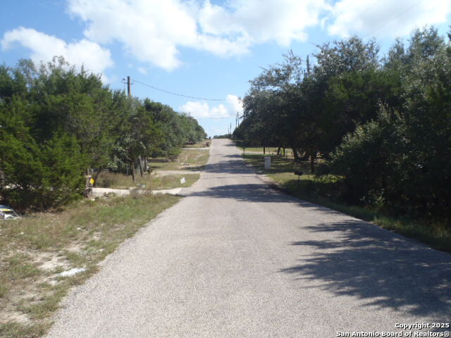 Image 9 of 37 For 1127 Eastview Dr