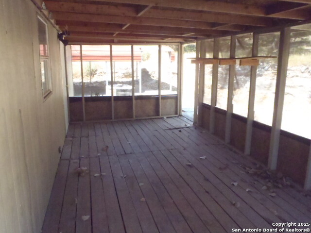 Image 13 of 33 For 410 Duck Mountain Ln