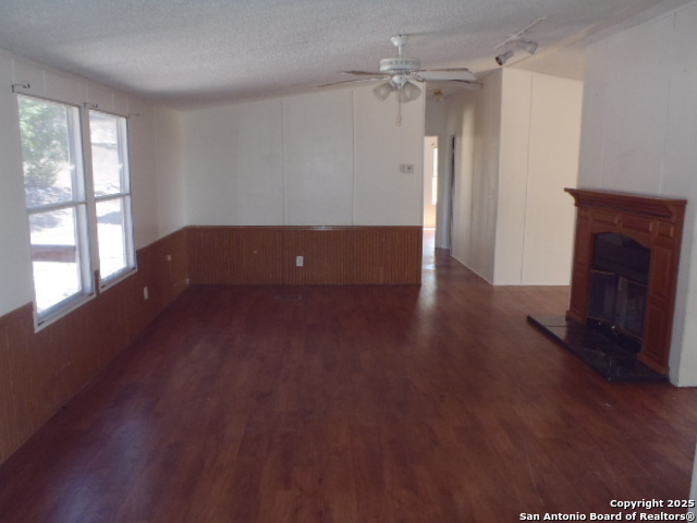 Image 15 of 33 For 410 Duck Mountain Ln