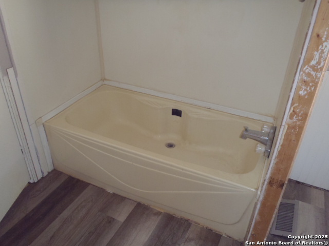 Image 33 of 33 For 410 Duck Mountain Ln