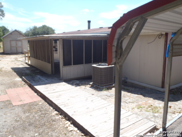 Image 7 of 33 For 410 Duck Mountain Ln