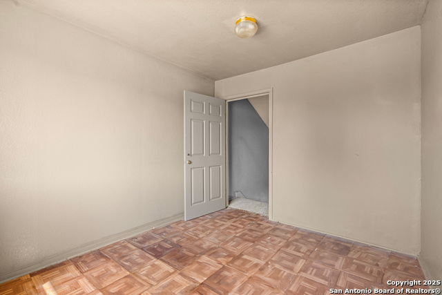 Listing photo id 11 for 1669 Nichole Woods Dr