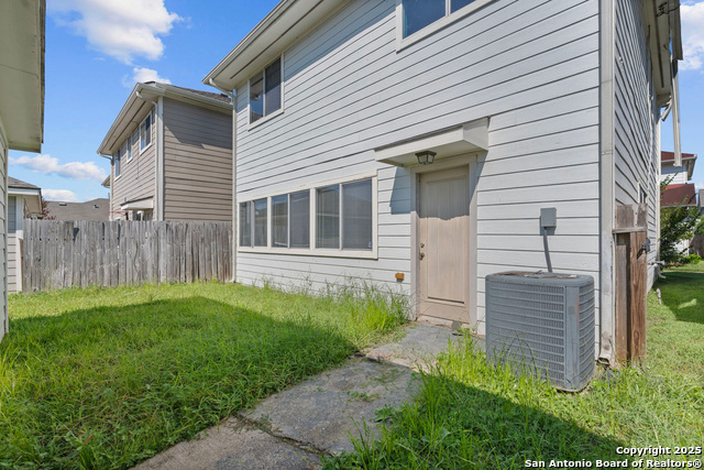 Listing photo id 15 for 1669 Nichole Woods Dr