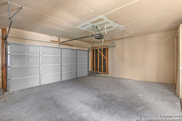 Listing photo id 17 for 1669 Nichole Woods Dr