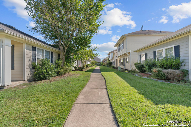 Listing photo id 1 for 1669 Nichole Woods Dr