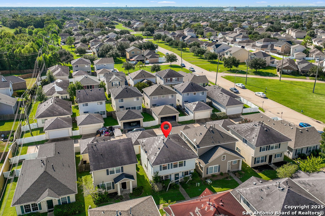 Listing photo id 4 for 1669 Nichole Woods Dr