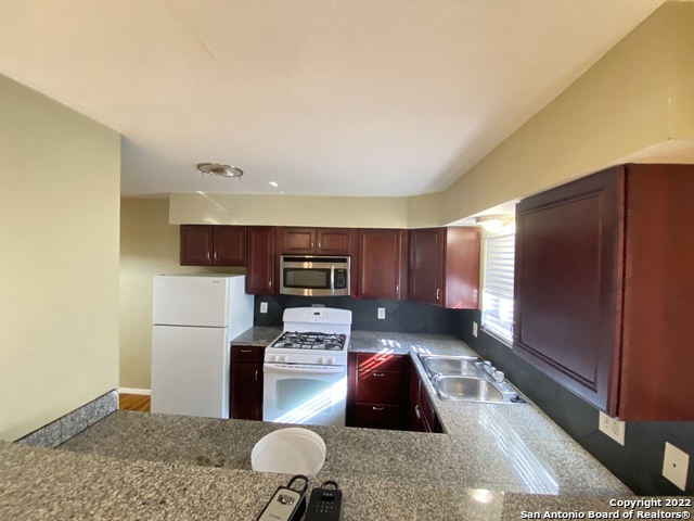 Image 2 of 7 For 211 Natalen Ave  203